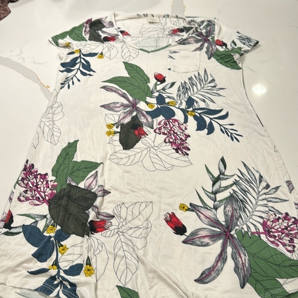 Soma Cream Floral Short Sleeve Nightgown Size XS EUC!